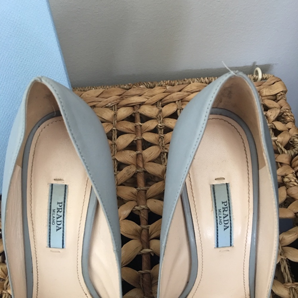 Prada heels - Picture 2 of 3